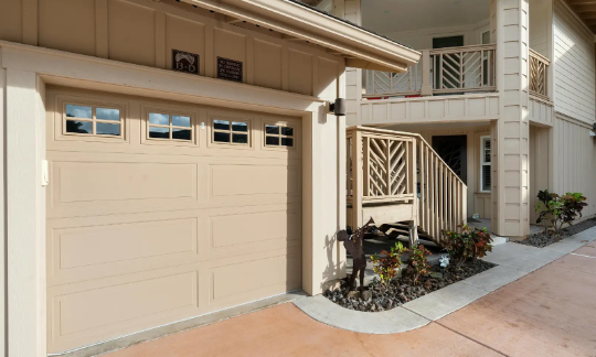 Choosing the Best Garage Door Colors for Your Home