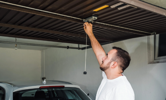 Choosing the Best Garage Door Lock for Your Needs