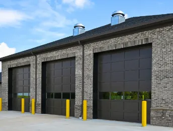 top 5 features to look for in a commercial garage door photo